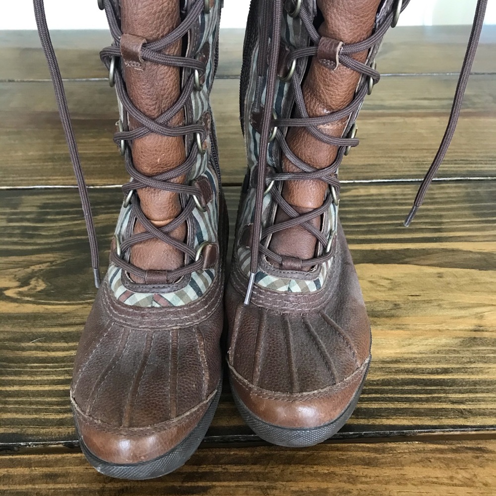 7.5 women’s Sherpa lined Ugg boots - Picture 7 of 8